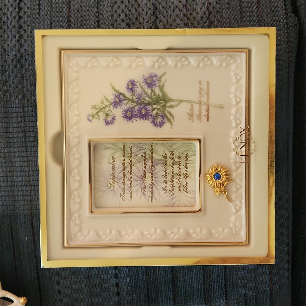 NWT. LENOX.  Birthday Frame September.